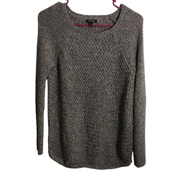 Gorgeous Silver woven Apt 9 sweater - Picture 2 of 4
